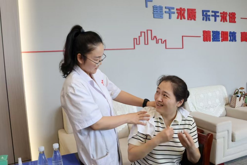 “守護健康 悅享關懷”關愛職工活動走進陜煤建設基層單位 “守護健康 悅享關懷”關愛職工活動走進陜煤建設基層單位